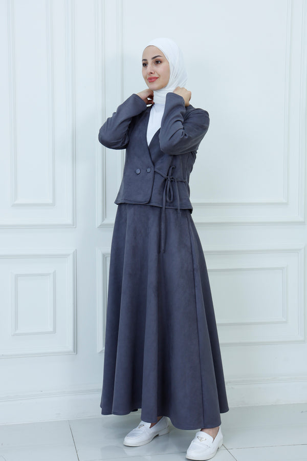 تنسيق تنورة وسترة أنيق