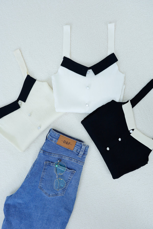Contrast Collar Cropped Ribbed Knit Top