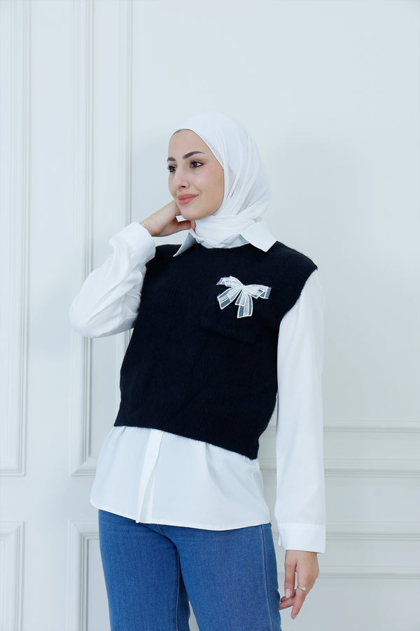 Cropped Knit Sweater Vest with Bow Pocket Detail