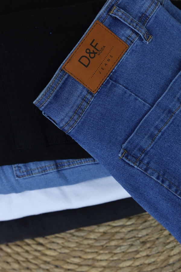 بنطال بقصة مستقيمة